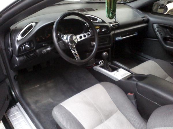 Interior
Custom steering wheel, painted accents etc