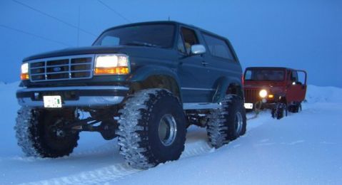 1996-ford-bronco-picture-pulling-a-jeep.jpg