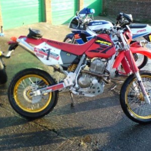 XR400R 2002. Probably the best dirt bike I have ever owned it just keeps on going and going