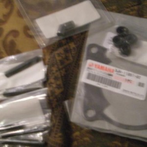 new parts..... guides, studs(2 extras ;) ) base gasket and nuts... lol