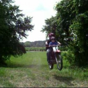 me son xr100 jumping