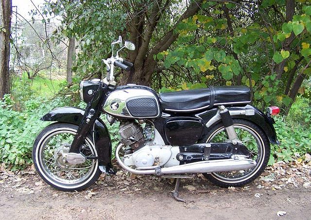 640px-1967-Honda-CA95-Black-3768-0.jpg